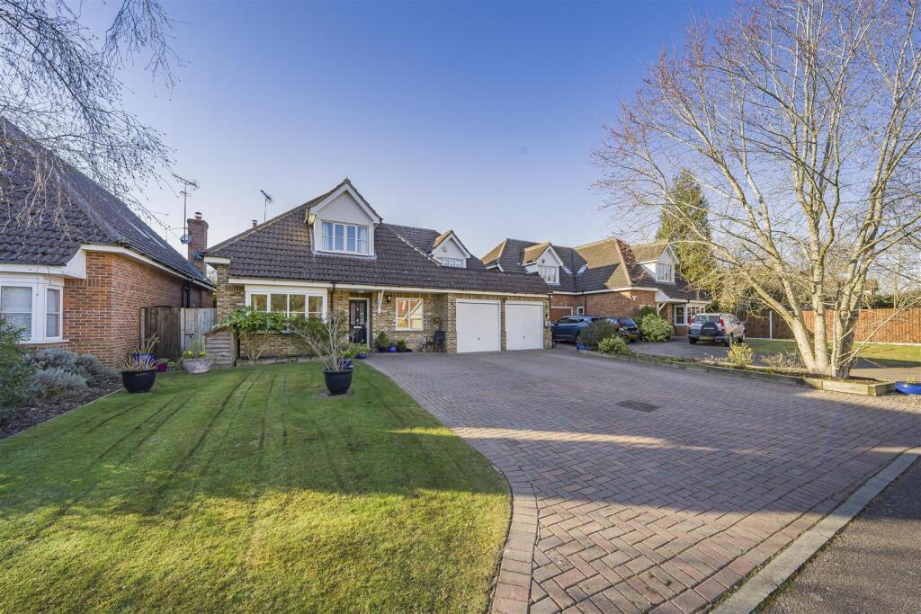 Main image of property: Bucknalls Drive, Bricket Wood, St. Albans