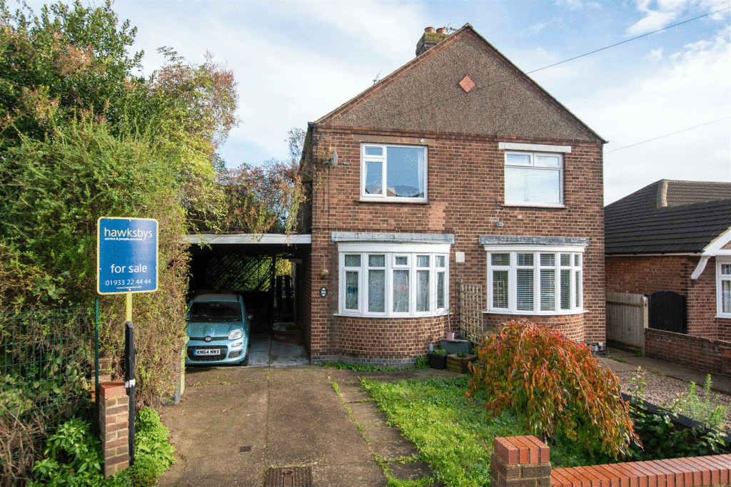 3 bedroom house for sale in Hillside Road, Wellingborough, NN8