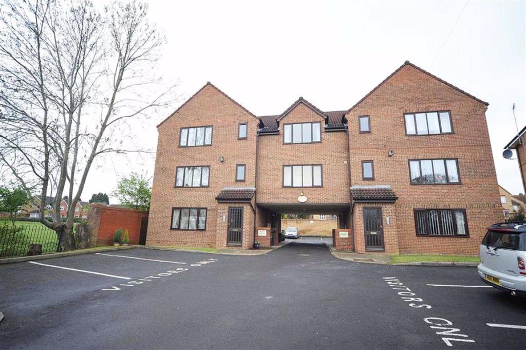 1 bedroom flat for rent in Doddington Court, Wellingborough, NN8