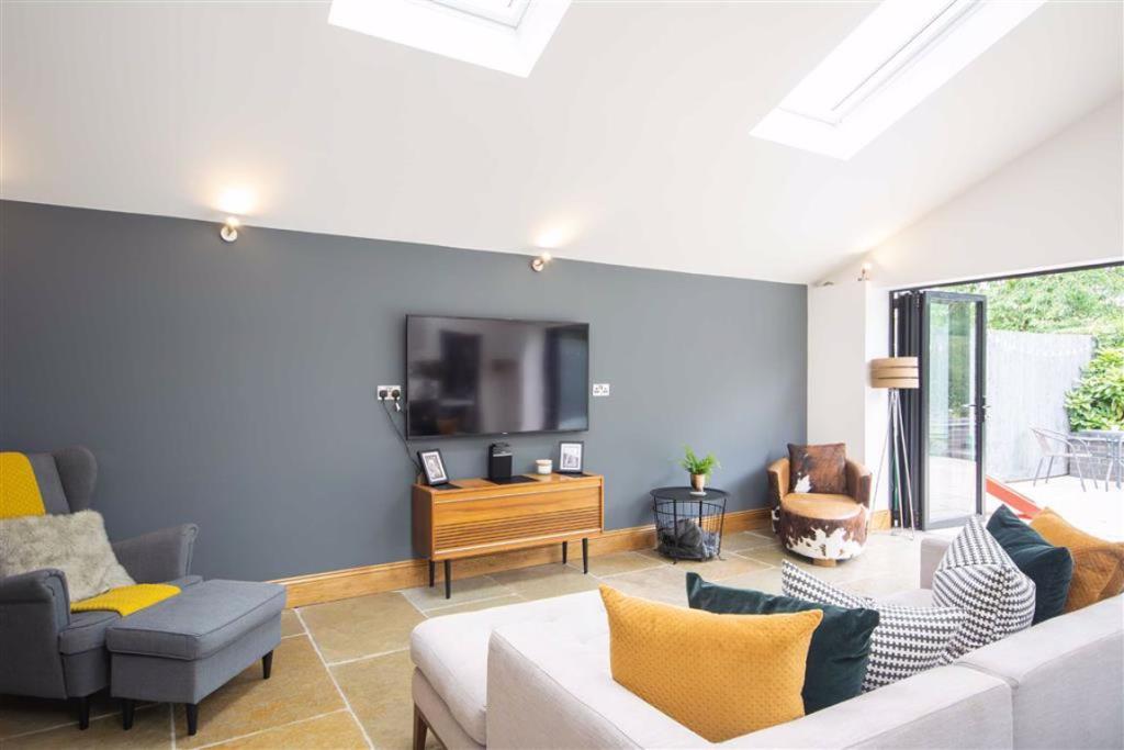 4 bedroom semidetached house for sale in Western Road, Mickleover, Derby, DE3