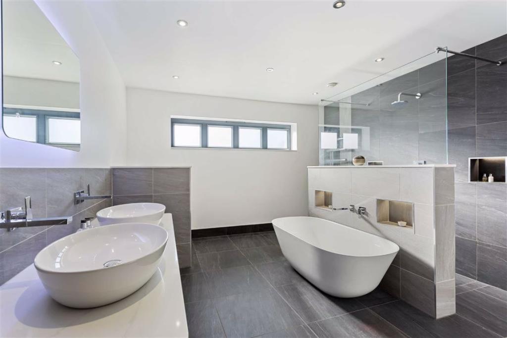 6 bedroom detached house for sale in Cloves Hill, Morley, Ilkeston