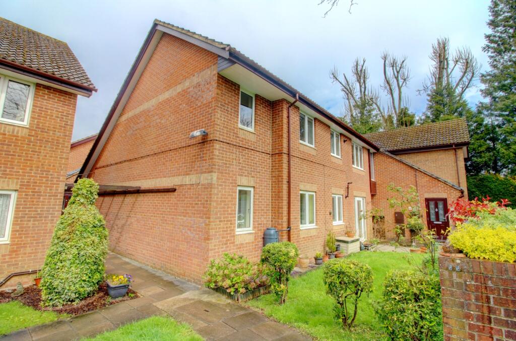 2 bedroom apartment for sale in Rosewood Gardens, High HP12