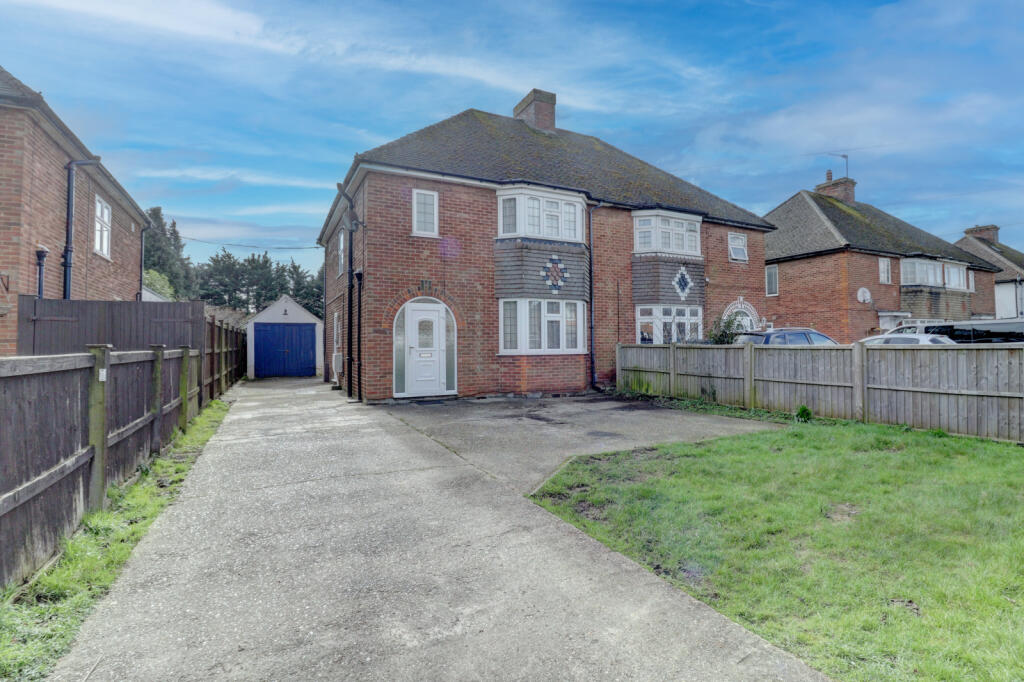 3 bedroom semidetached house for sale in Cressex Road, High HP12