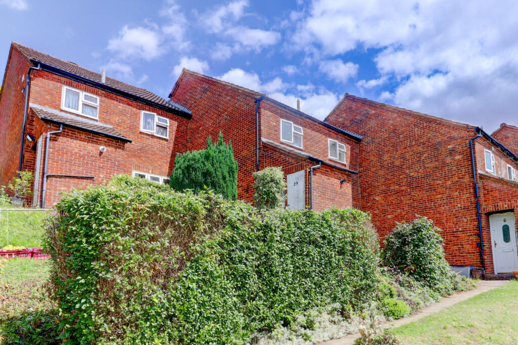 3 bedroom terraced house for sale in Cumbrian Way, High HP13