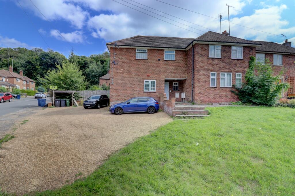 2 bedroom apartment for sale in Micklefield Road, High