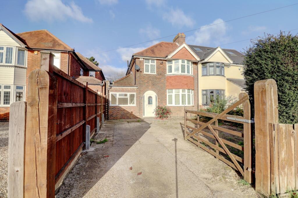 4 bedroom semidetached house for sale in Cressex Road, High