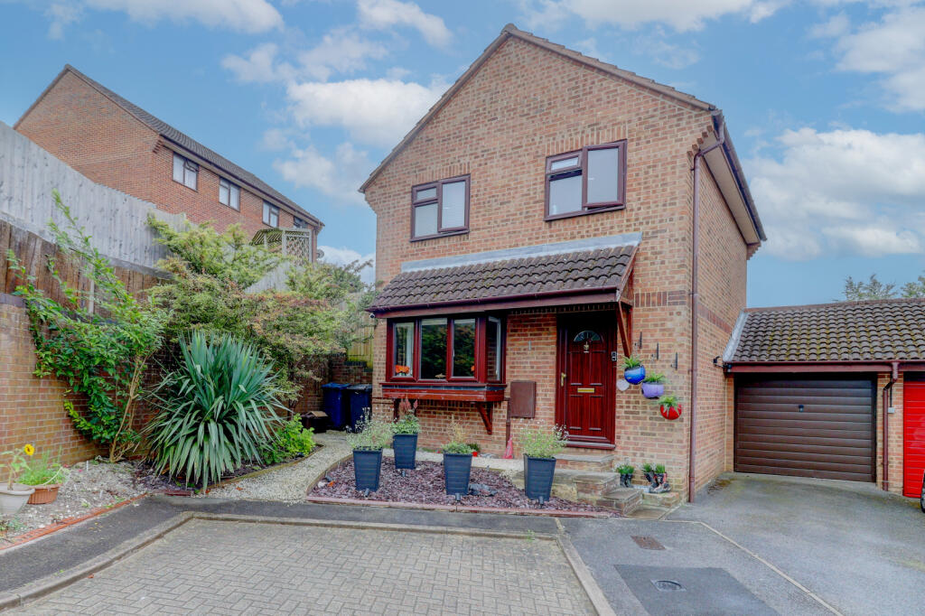 Main image of property: Durley Hollow, High Wycombe, Buckinghamshire, HP13