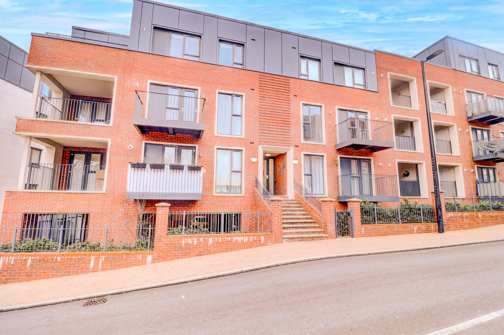 Main image of property: Suffield Hill, High Wycombe, Buckinghamshire, HP11