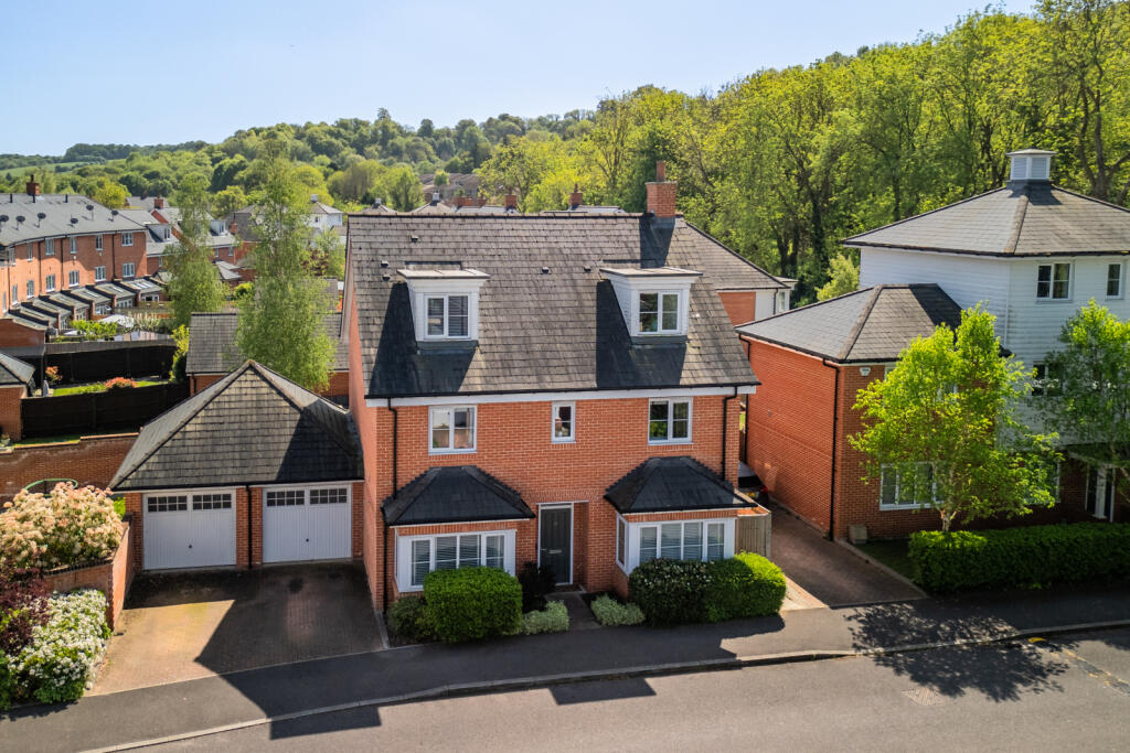 Main image of property: Sierra Road, High Wycombe, Buckinghamshire, HP11