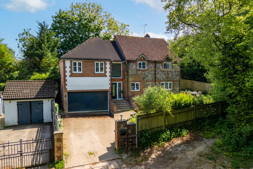 Main image of property: Booker Common, High Wycombe, Buckinghamshire, HP12