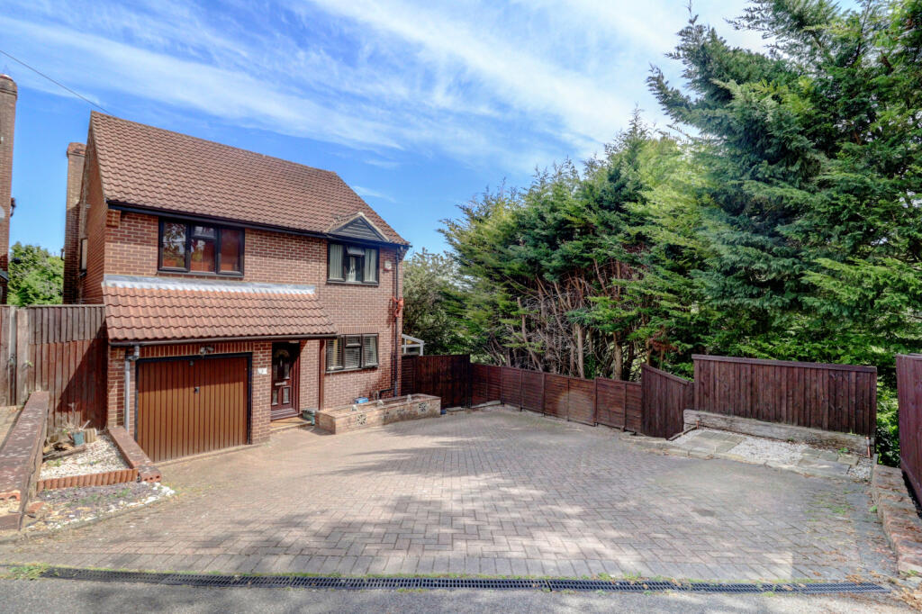 Main image of property: The Chimes, High Wycombe, Buckinghamshire, HP12