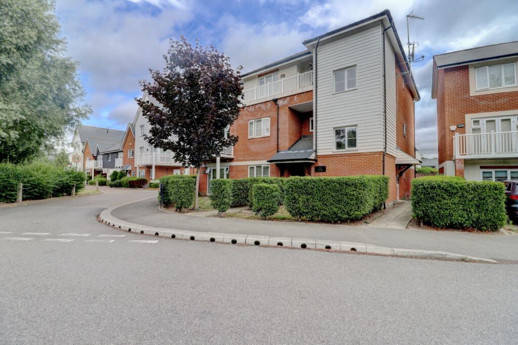Main image of property: Cox House, Sierra Road, High Wycombe, Buckinghamshire, HP11