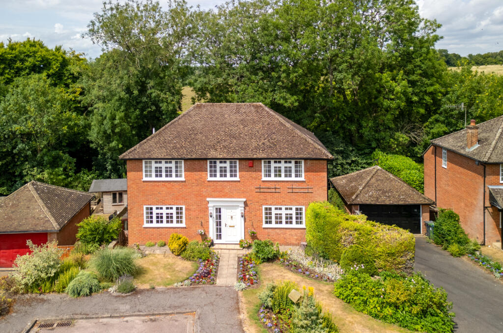 Main image of property: Huntley Close, High Wycombe, Buckinghamshire, HP13
