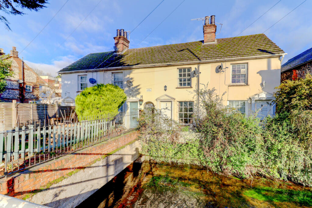Main image of property: London Road, High Wycombe, Buckinghamshire, HP11