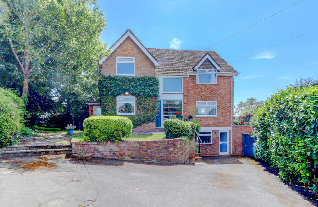 Main image of property: Fryers Lane, High Wycombe, Buckinghamshire, HP12