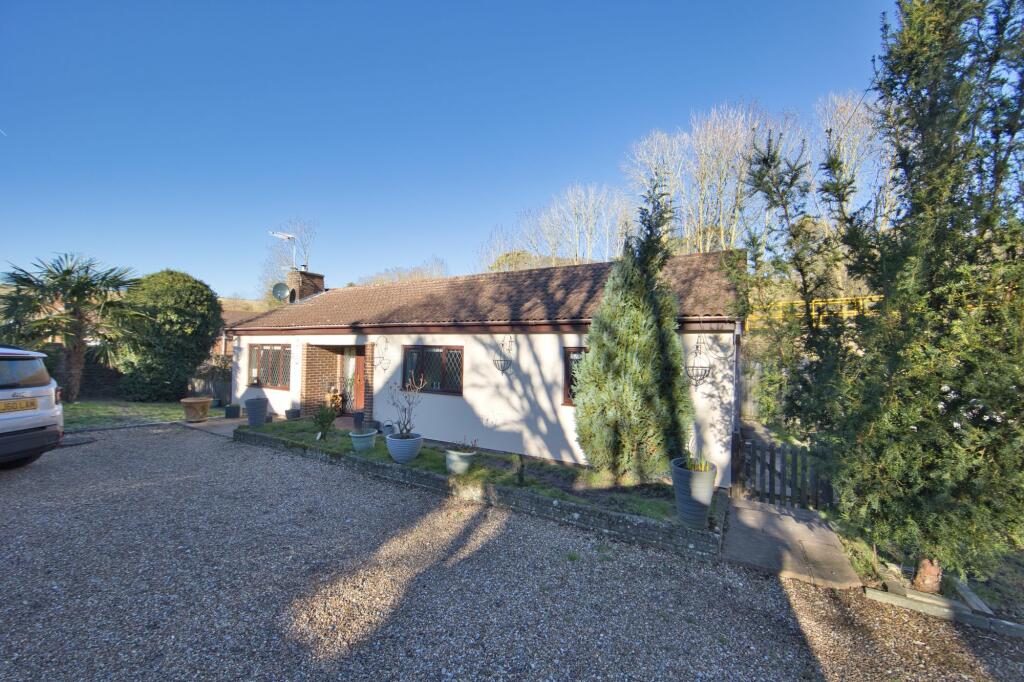 3 bedroom detached bungalow for sale in Stonehall Road, Lydden, CT15