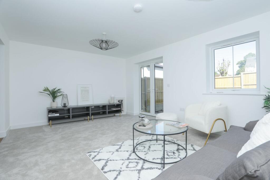 Additional property image - 1 Kearsney Avenue, Kearsney, CT16