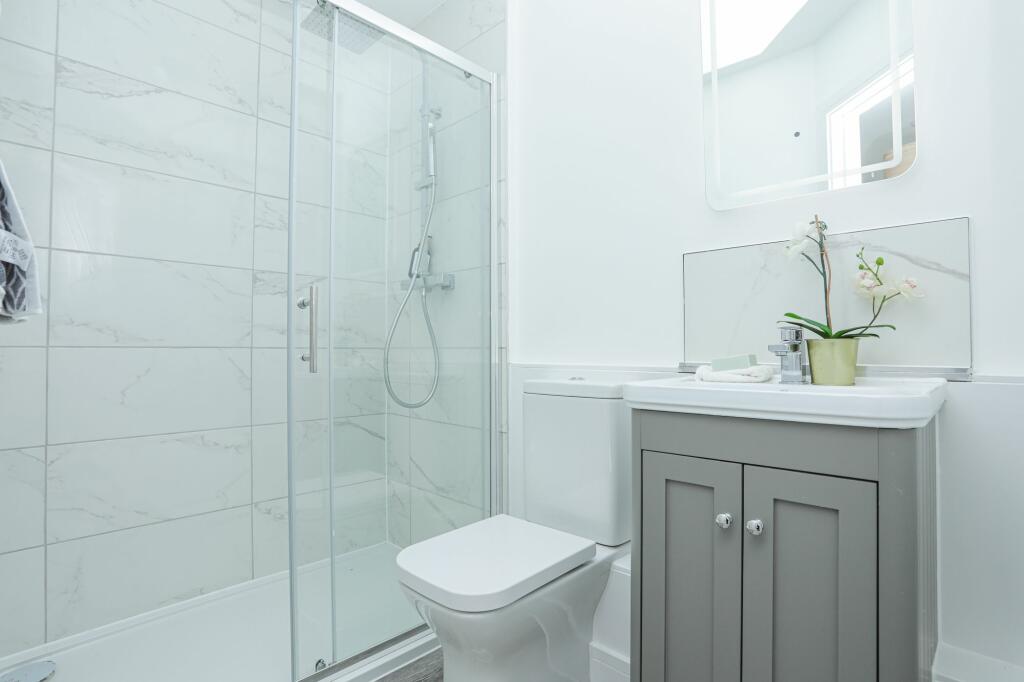 Additional property image - 1 Kearsney Avenue, Kearsney, CT16