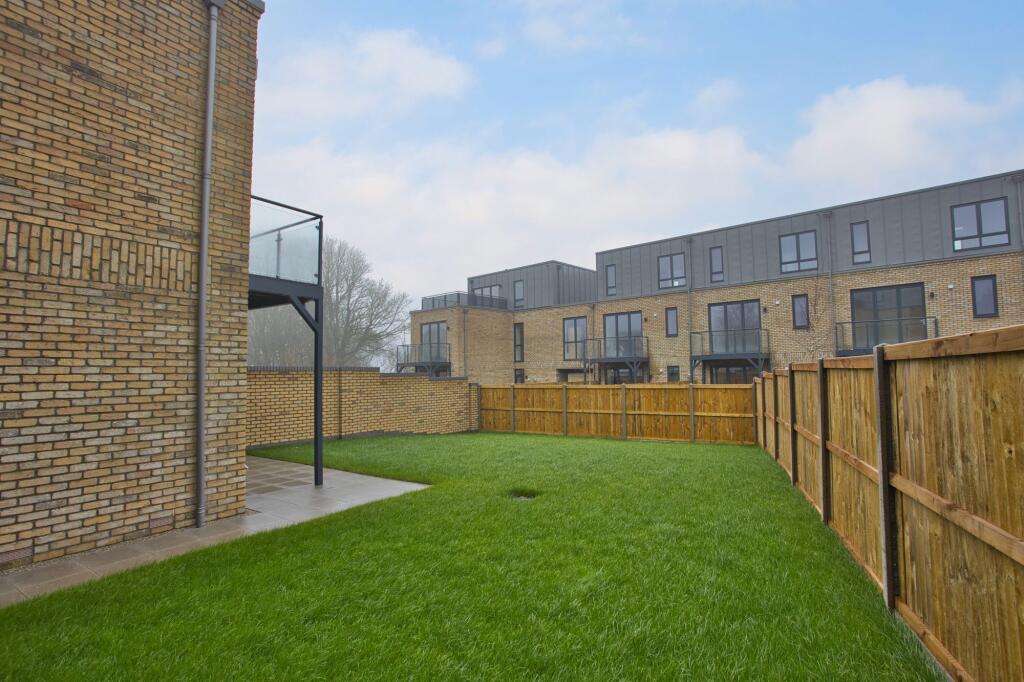 Additional image 20 of 1 Officers View, Guston, CT15