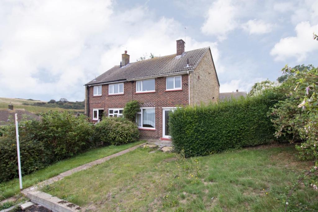 2 bedroom semidetached house for sale in St. Davids Avenue, Dover, CT17