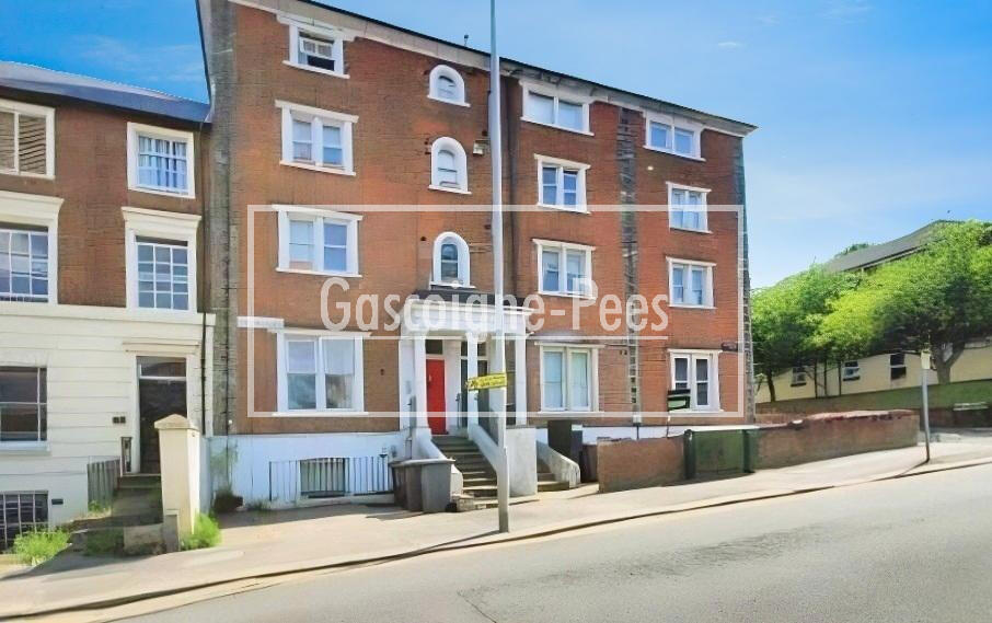 Main image of property: Castle Hill, Reading RG1