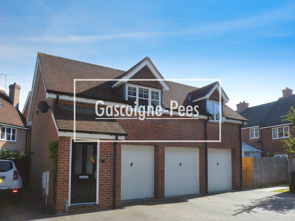 Main image of property: Twynes Meadow, Hook, RG27