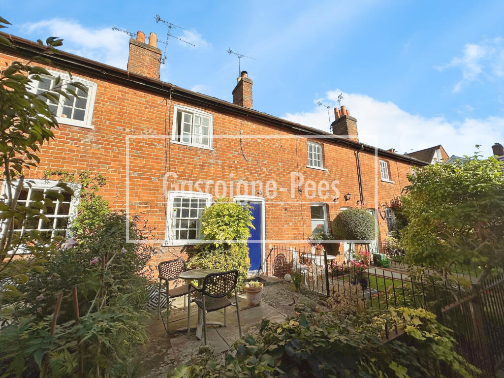 Main image of property: Lowndes Buildings, Farnham