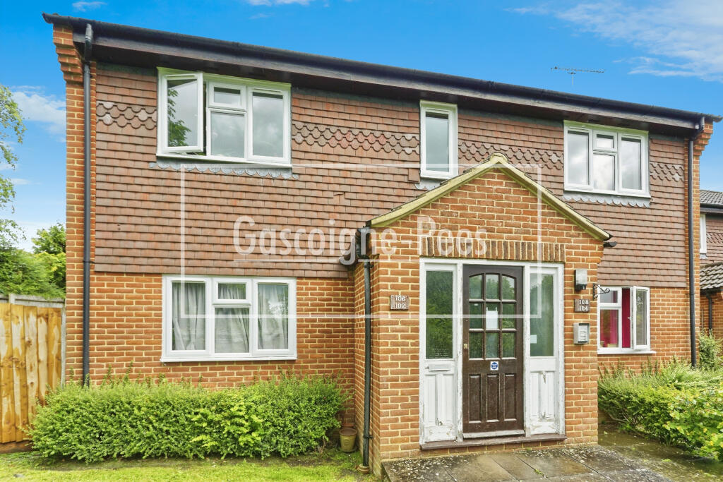 Main image of property: Farnham Town Centre