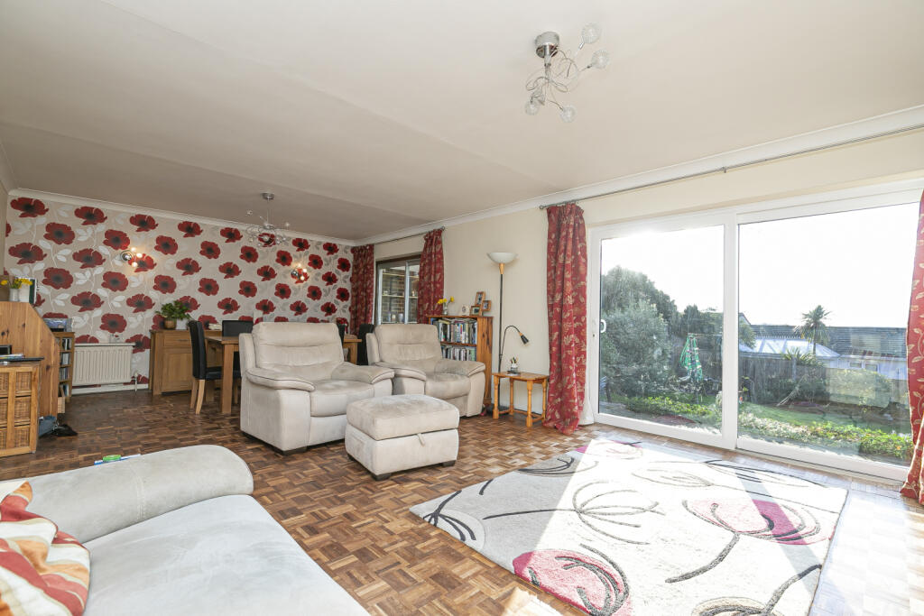 4 bedroom detached house for sale in Church Lane, Loughton, Essex, IG10