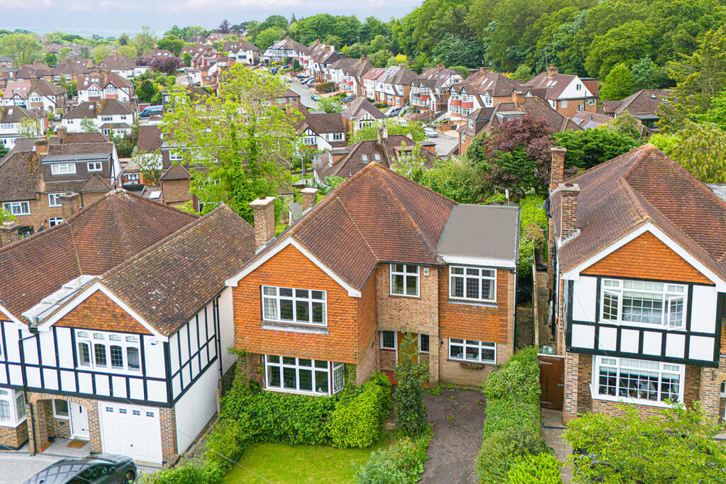 Main image of property: Stony Path, Loughton, Essex, IG10