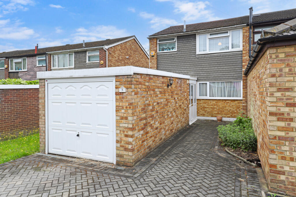 Main image of property: Alderton Close, Loughton, Essex, IG10