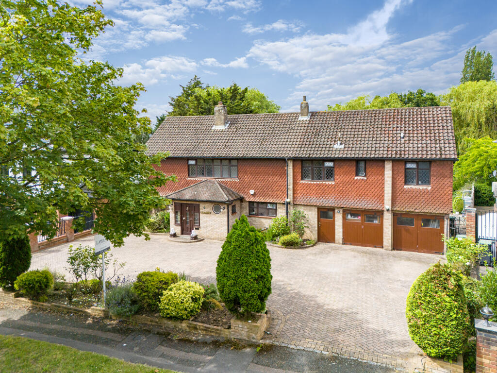 Main image of property: Vicarage Lane, Chigwell, Essex, IG7