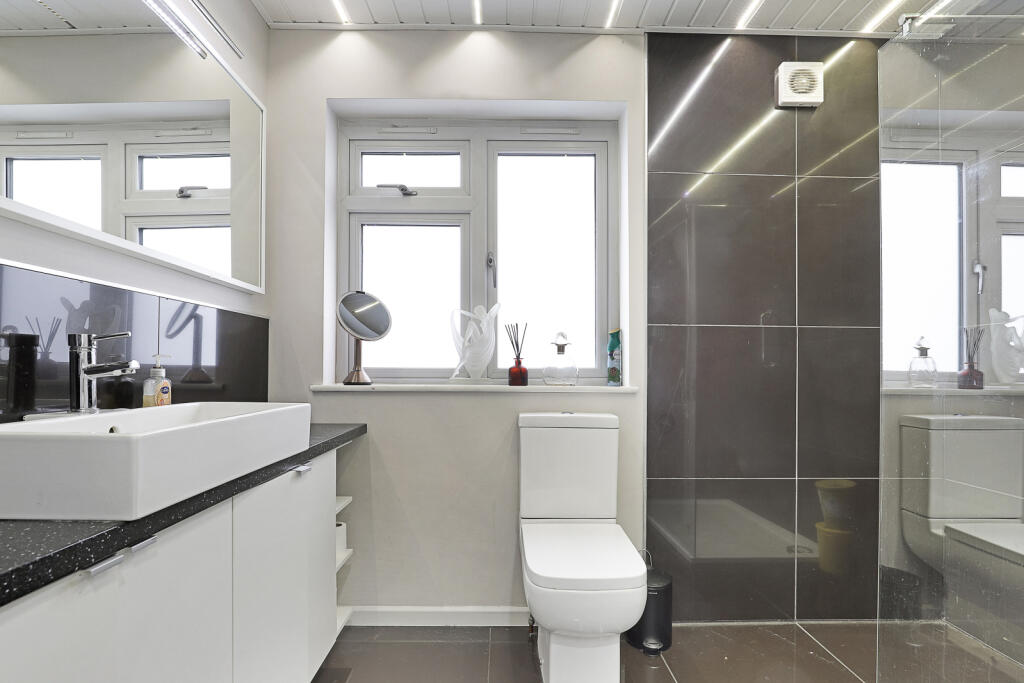 Additional property image - Hows Mead, North Weald, Epping, Essex, CM16