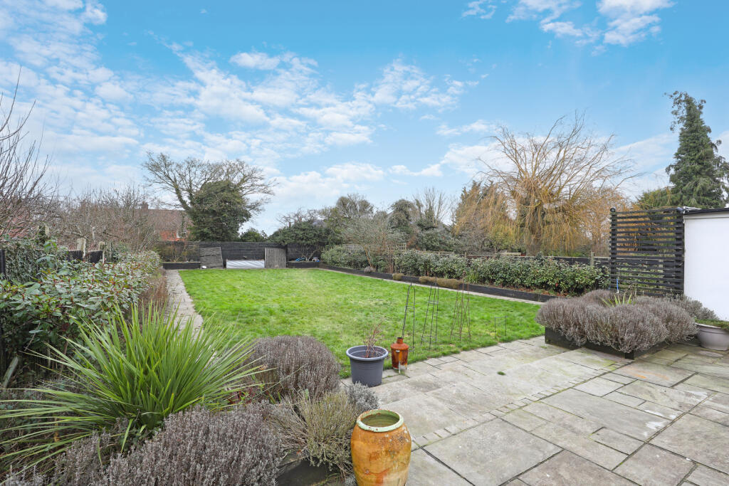 Additional property image - Hows Mead, North Weald, Epping, Essex, CM16