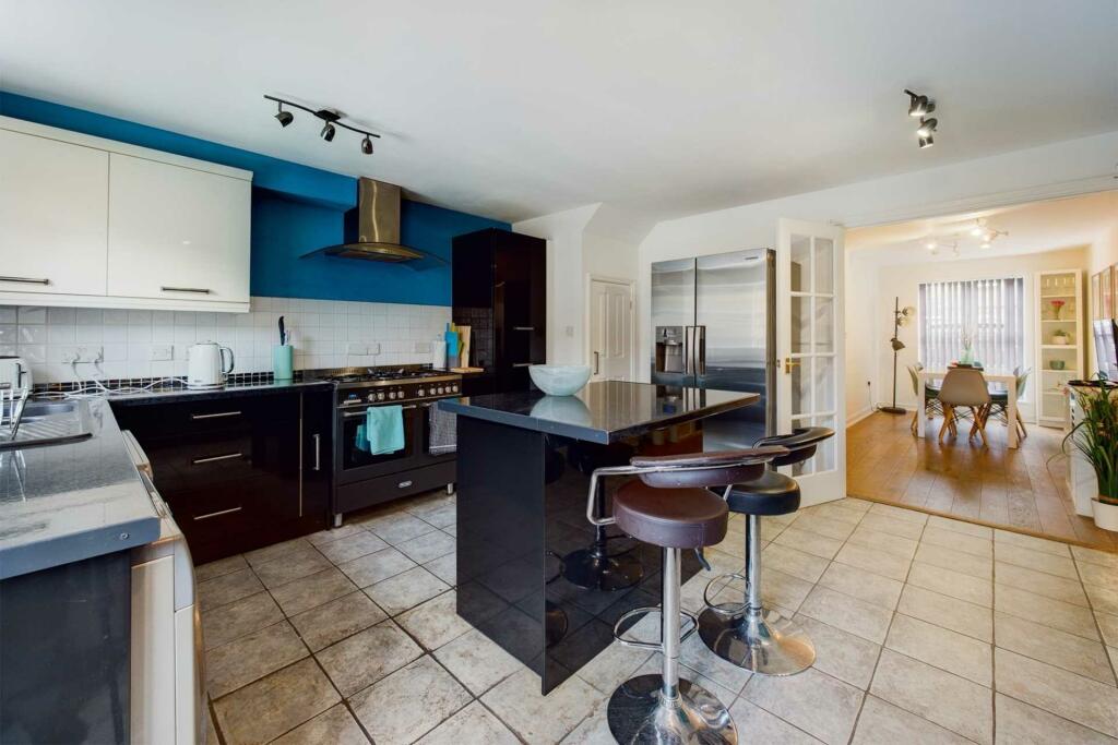 3 bedroom house for sale in Crown Walk, Apsley Lock, HP3