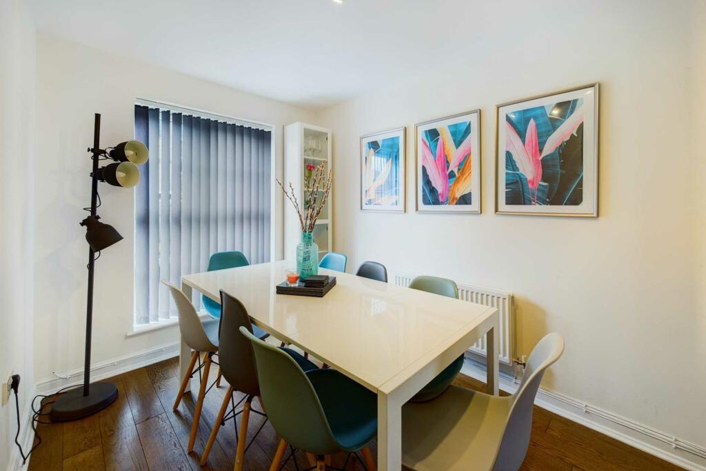 3 bedroom house for sale in Crown Walk, Apsley Lock, HP3