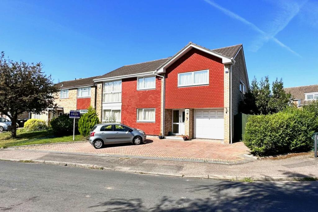 5 bedroom detached house for sale in Kilncroft, Leverstock Green, HP3