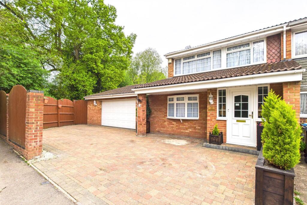 Main image of property: Latimer Close, Hemel Hempstead