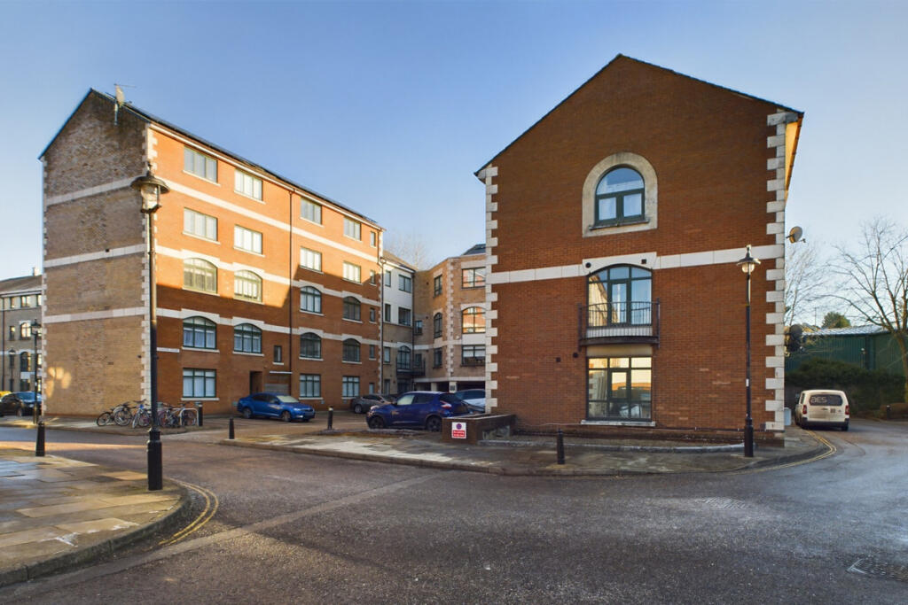 Main image of property: Corner Hall, Hemel Hempstead, HP3