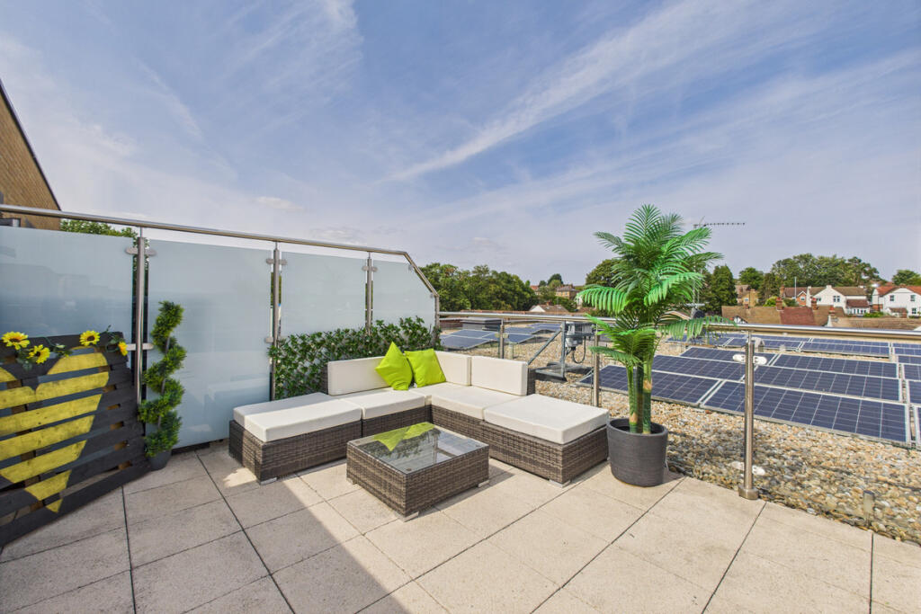 Main image of property: Frogmore Road, Hemel Hempstead, HP3