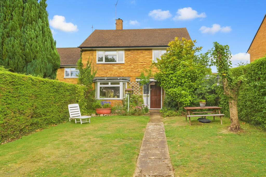 Main image of property: Paddock Way, Hemel Hempstead, HP1