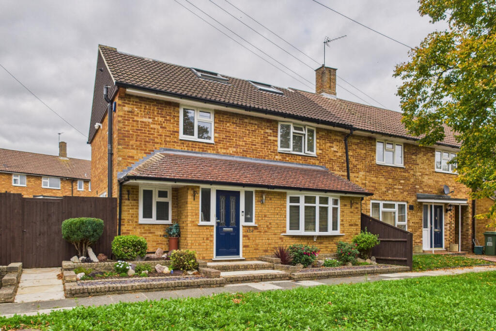 4 bedroom end of terrace house