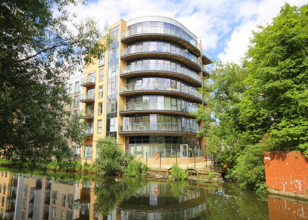 Main image of property: The Embankment, Hemel Hempstead, HP3
