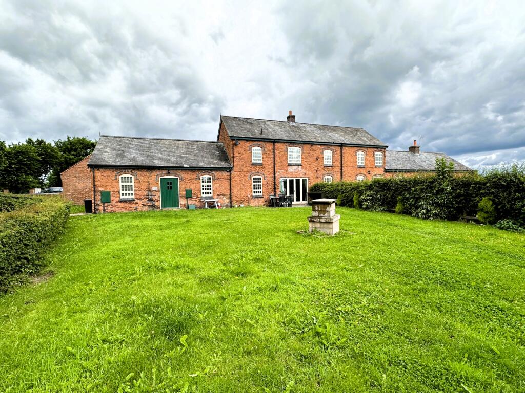 4 bedroom barn conversion for sale in Newlands Road, Golden Valley ...