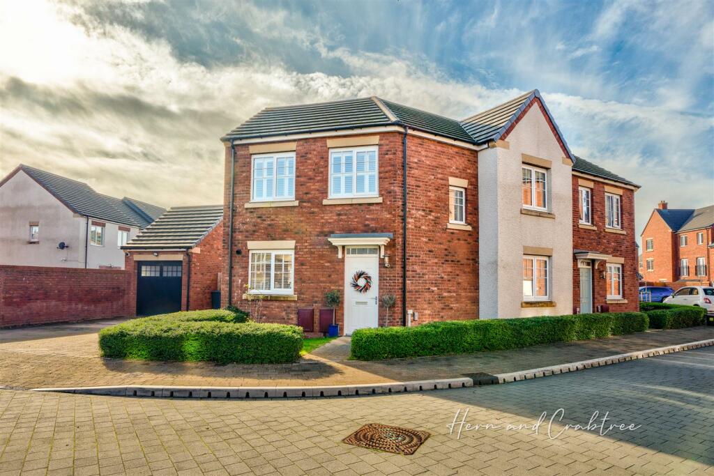 3 bedroom semidetached house for sale in Treganna Street, The Mill