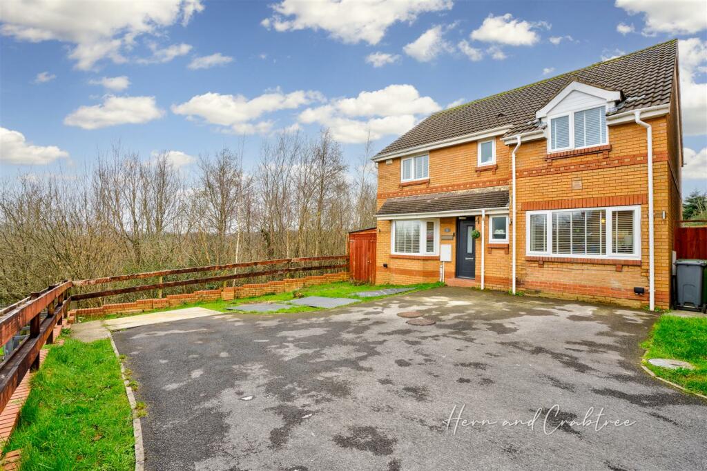 4 bedroom detached house for sale in Fescue Place, Westfield Park, St Fagans, Cardiff, CF5