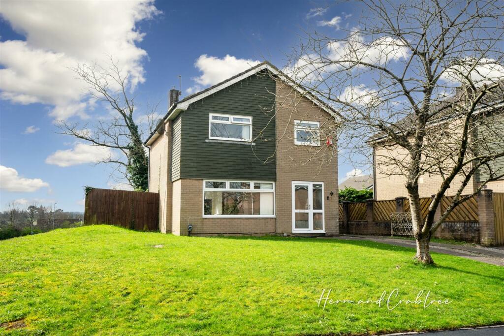 4 bedroom detached house for sale in Heol Urban, Danescourt, Cardiff, CF5
