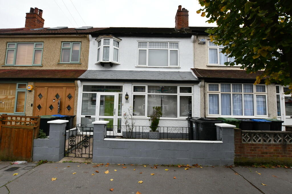 4 bedroom terraced house for rent in Davidson Road, Croydon, CR0