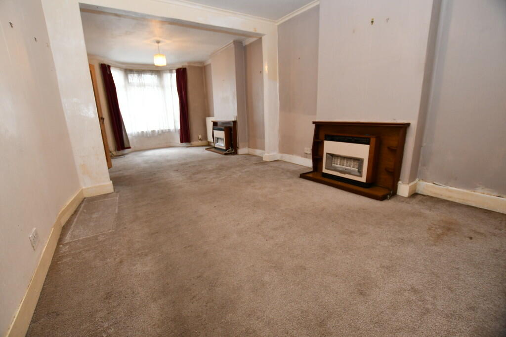 3 bedroom semi-detached house