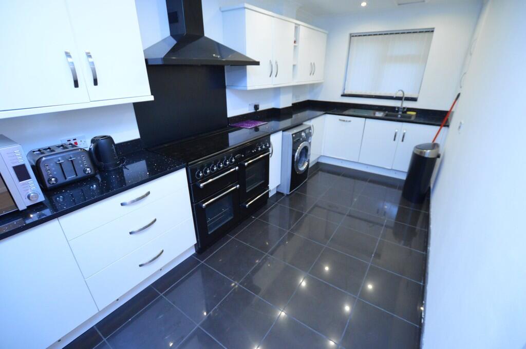 Main image of property: The Glade, Croydon